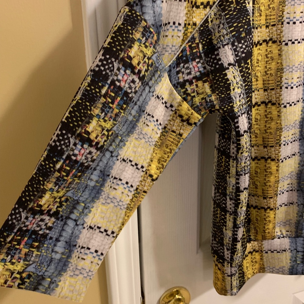 RUNWAY- 3/4 SLEEVE TOP (Matching bottom in closet) - Picture 2 of 5